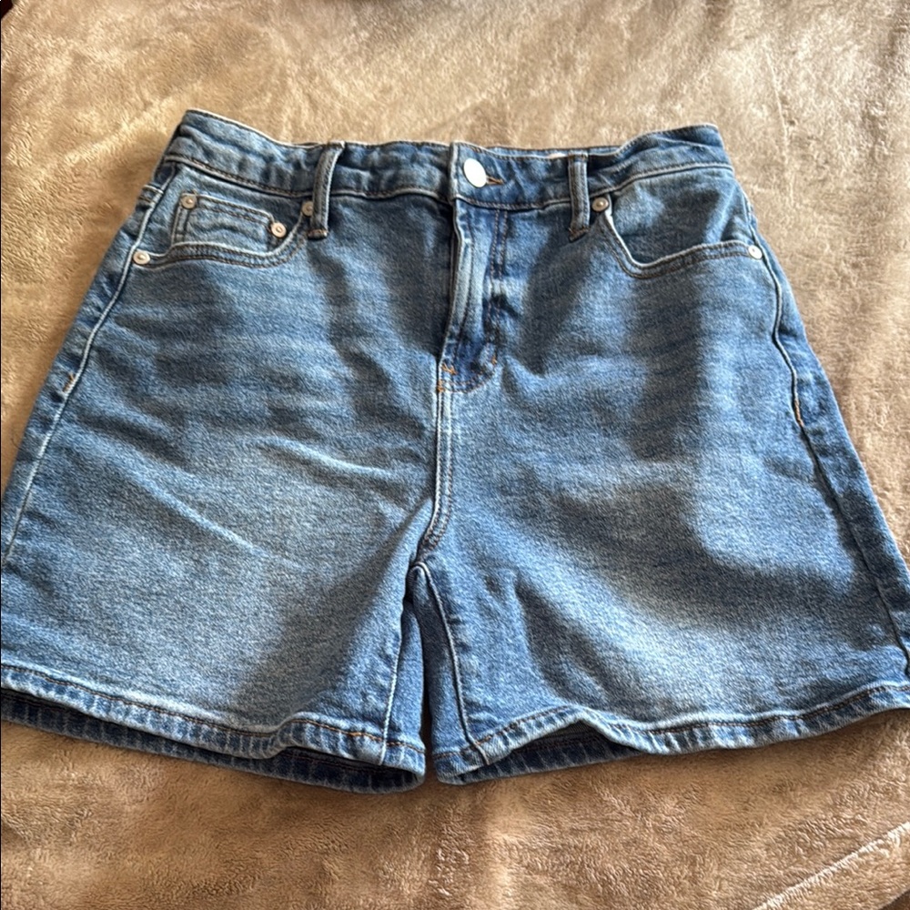 BCBGeneration Blue Jean Shorts High-Waisted Relaxed Fit